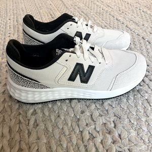 Never worn new balance fresh form sneakers!